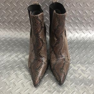 Charles by Charles David Snakeskin Gunmetal Stud Block Heel Boot Size 6.5